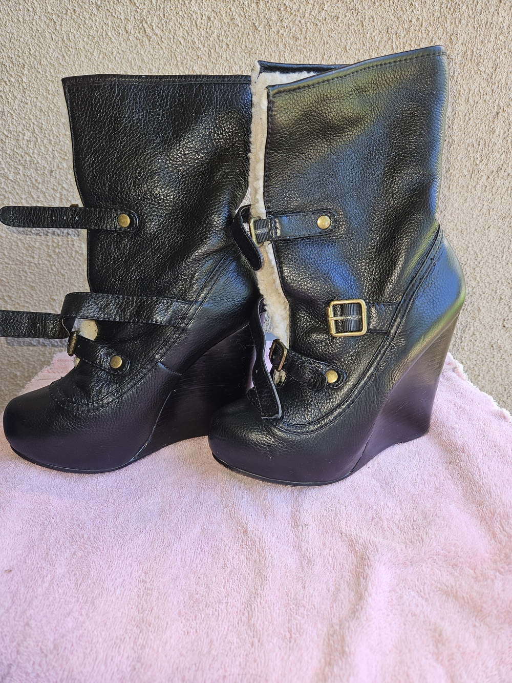 Betsey Johnson Black Wedge Ankle Boots with Buckles - Picture 3 of 9
